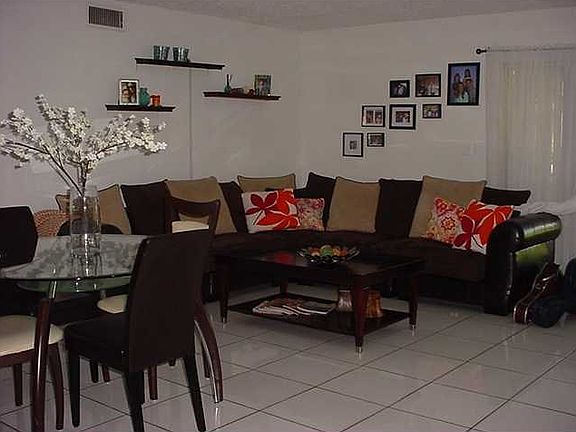 5th image of 361 W Park Dr APT 1