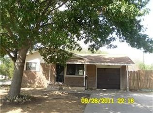 214 Skyway Dr, Euless, TX 76040
