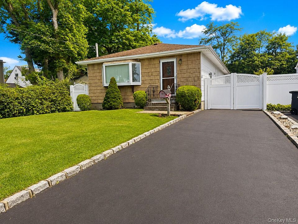 1st image of 4 Westwood Avenue
