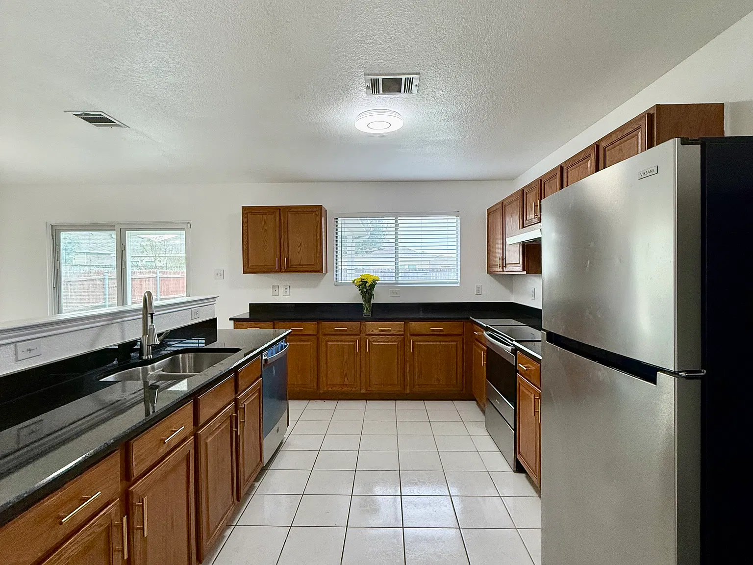 3 bed, 1722 sqft, $1,995 — Photo 4