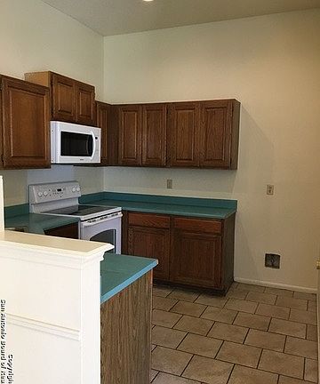 3rd image of 8002 Grand Bnd