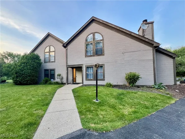 3871 Northwoods Ct NE, Warren, OH 44483