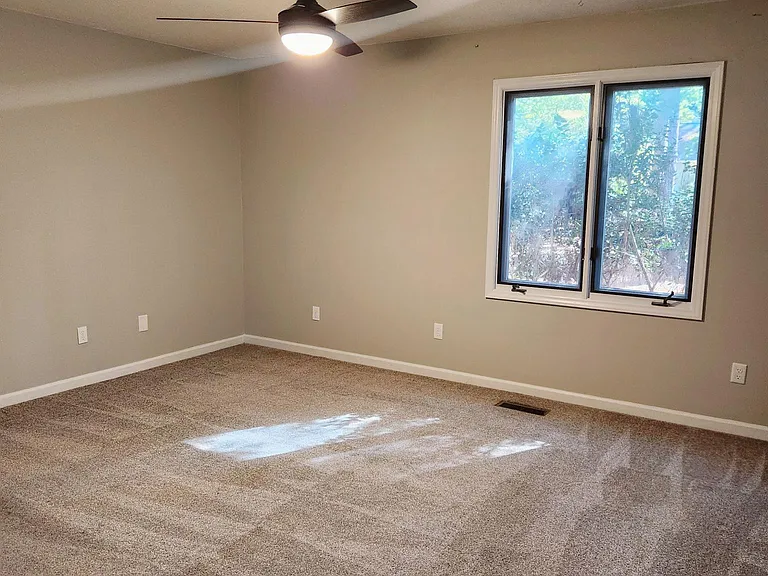 435 Sandhills Cir — Photo 15