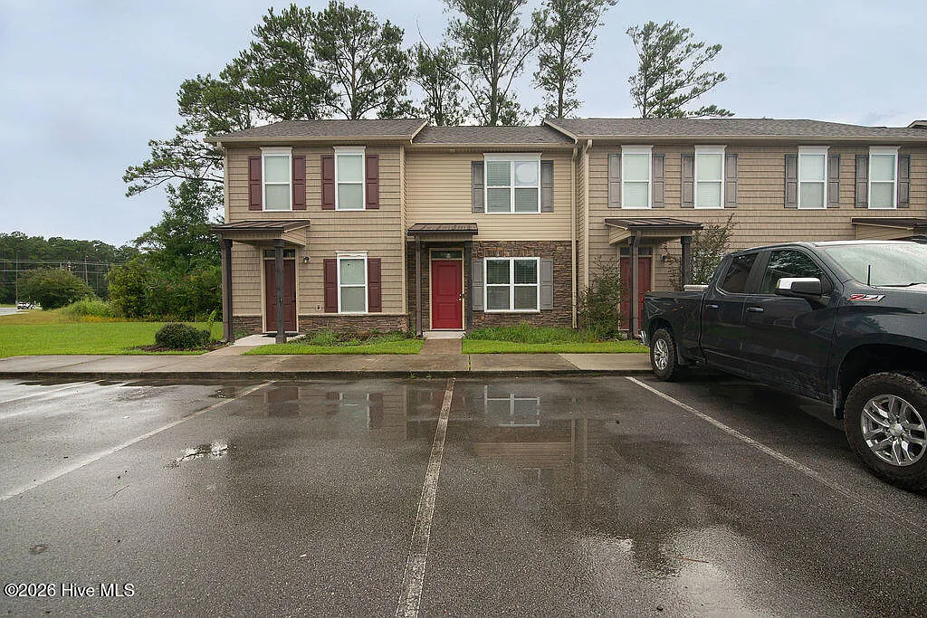 2 bed, 1.5 bath, $1,350 — Photo 1