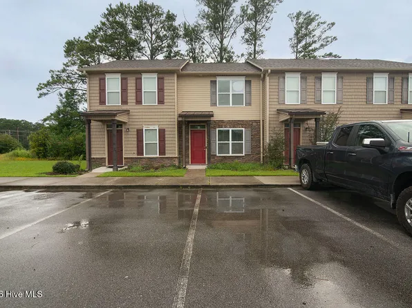403 Sullivan Loop Rd, Midway Park, NC 28544