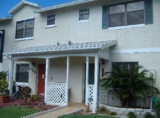 440 NW 103rd Ter, Pembroke Pines, FL 33026