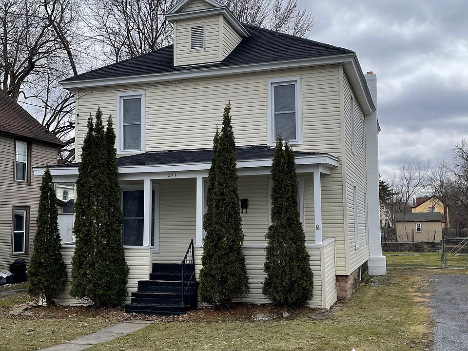 1st image of 211 Phelps St