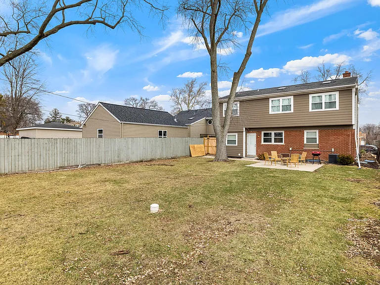 424 W Avery St — Photo 37