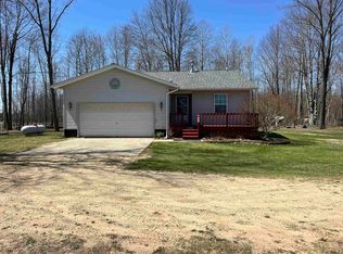 745 Wolverine Dr, Gladwin, MI 48624