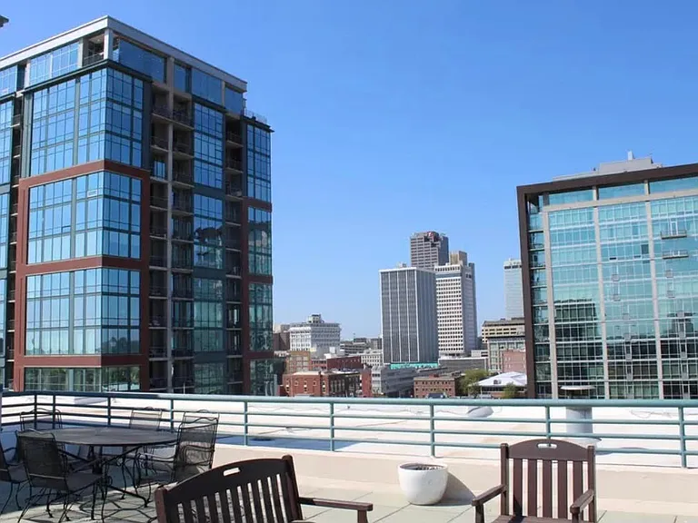 200 River Market Ave #704 — Photo 32