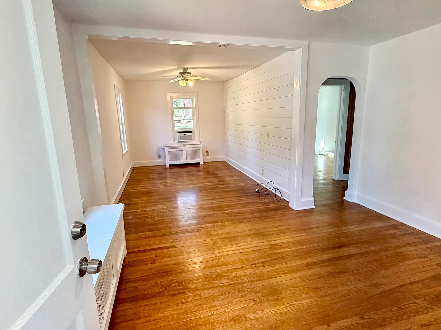 2 bed, 932 sqft, $2,500 — Photo 2