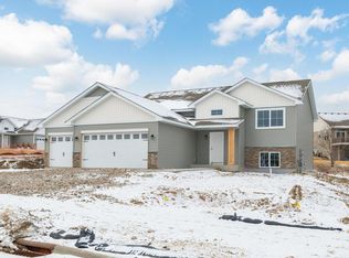 613 Hawthorne Ln, Watertown, MN 55388