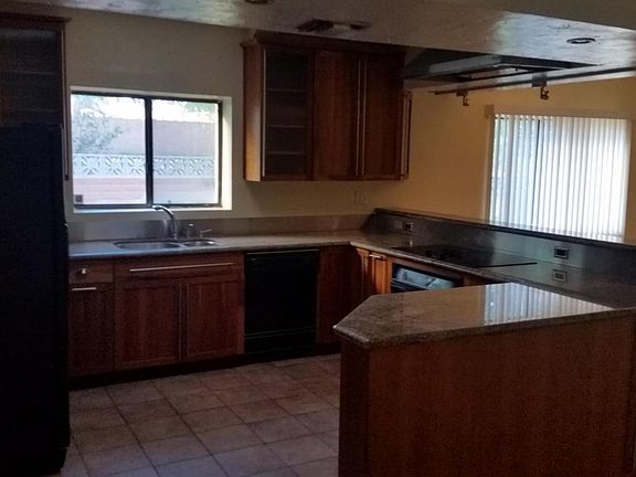 3rd image of 3219 W Camino Del Saguaro