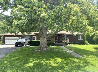 841 Carnation St SE, Demotte, IN 46310