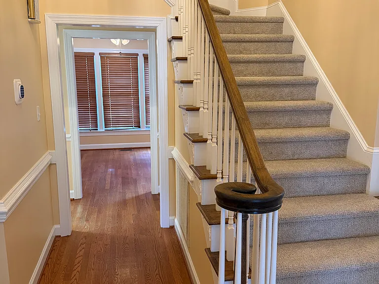 504 Thorngate Rd — Photo 3