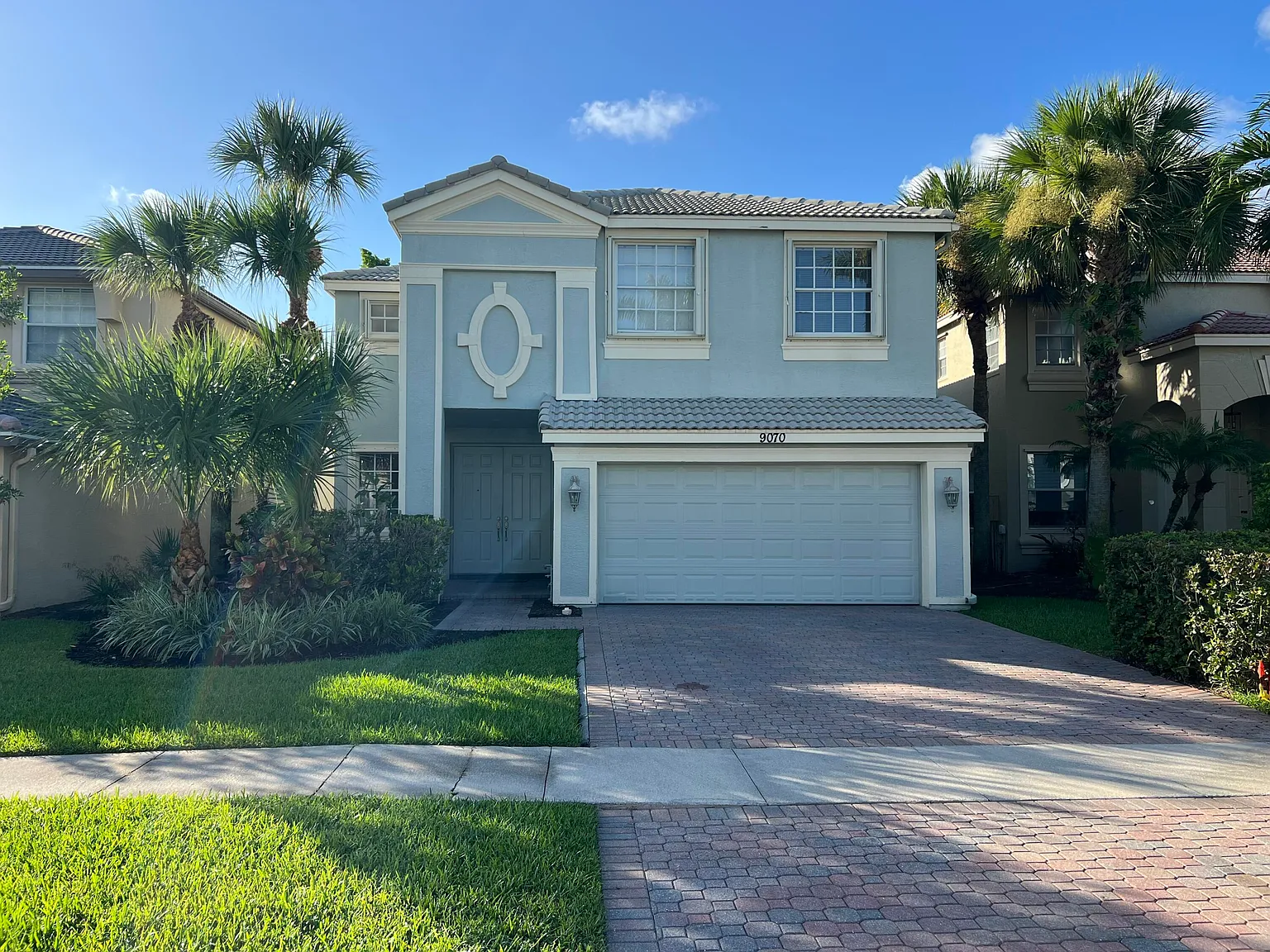 3 bed, 2.5 bath, 2888 sqft, $4,000 — Photo 1