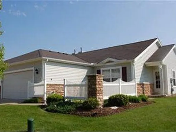 5495 Peachtree Ln, Parma, OH 44134