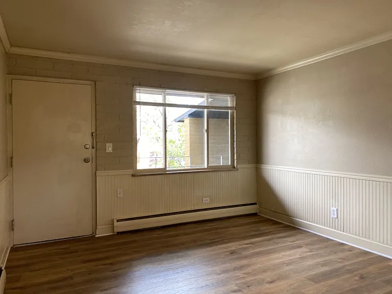125 E Mrytle Flats — Photo 12