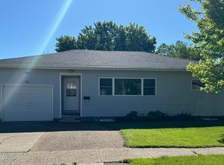 211 N Middlebrook St, Milbank, SD 57252