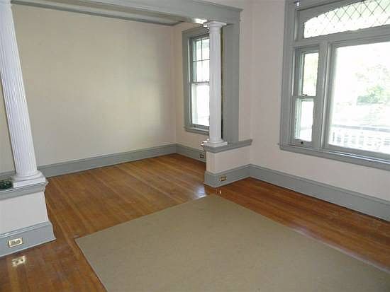 4th image of 884 Lancaster St