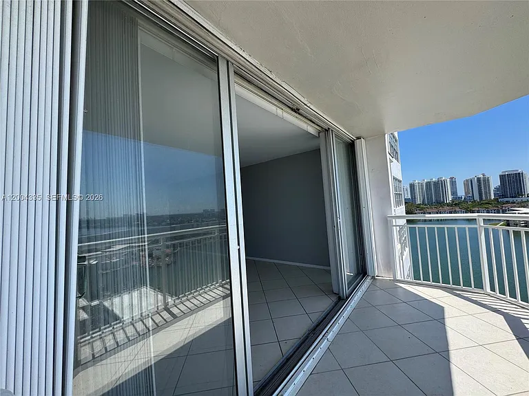 18041 Biscayne Blvd #1603 — Photo 29