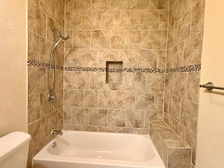 419 W Lullwood Ave — Photo 12