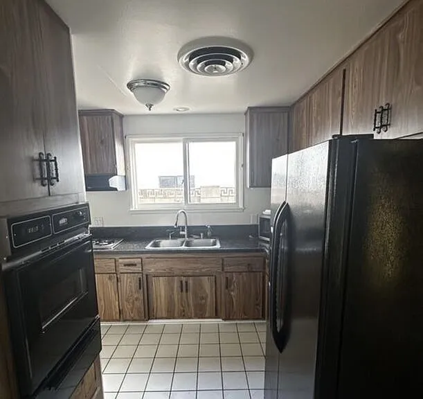 23907 Friar St — Photo 6