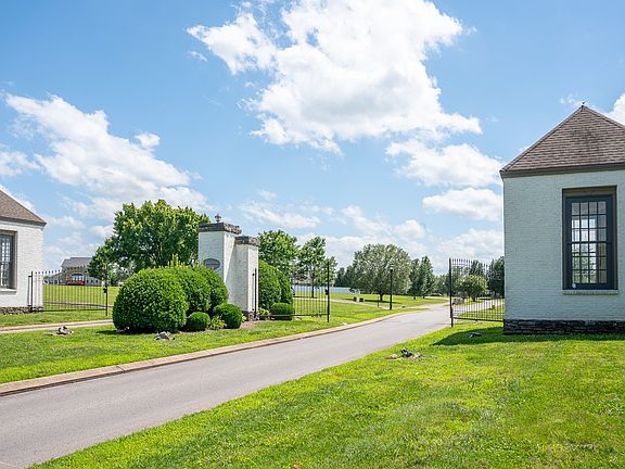 4th image of 105 Ridgeview Dr