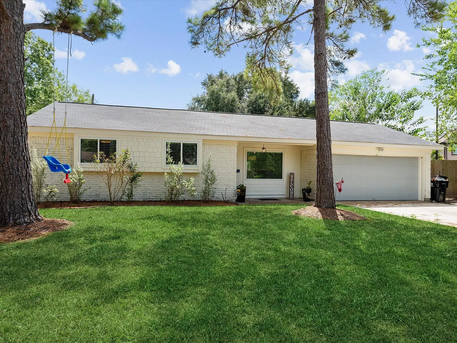 3 bed, 2.0 bath, 1553 sqft, $2,500 — Photo 2