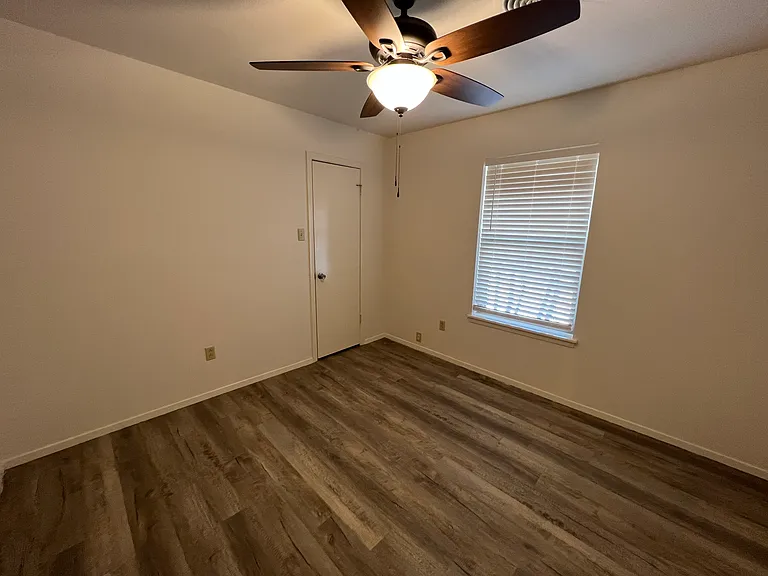 8001 Weehunt Ct — Photo 12