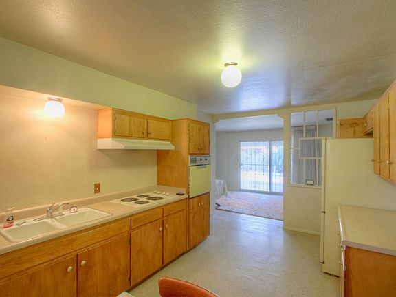 4th image of 3525 W Gardenia Ave