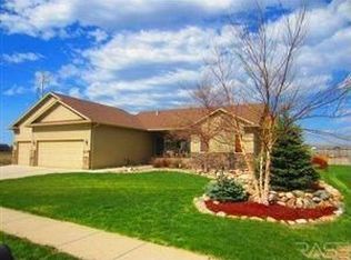 3112 W Courtyard Ln, Sioux Falls, SD 57108