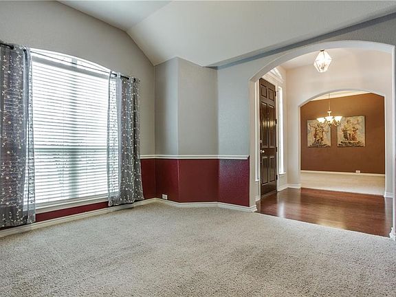 3rd image of 308 Copper Cove Ct