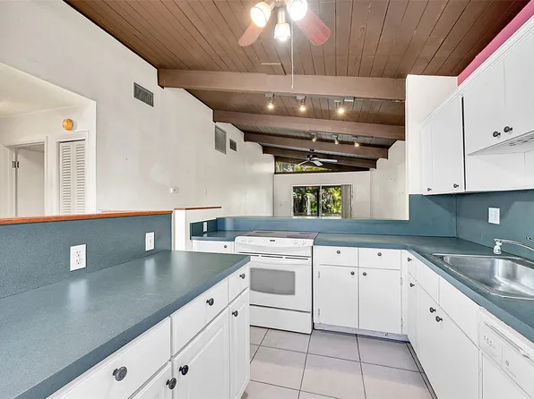 235 Briarwood Circle #2-12A, Hollywood, FL 33024