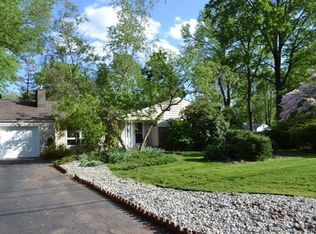 39 Greenbrook Rd, Green Brook, NJ 08812