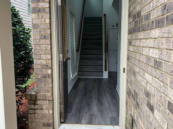 3rd image of 2171 Oakland Grove Pl