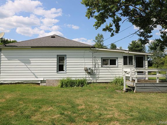 5th image of 9984 Silverwood Rd