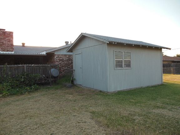 4th image of 1405 Hiawatha Ln
