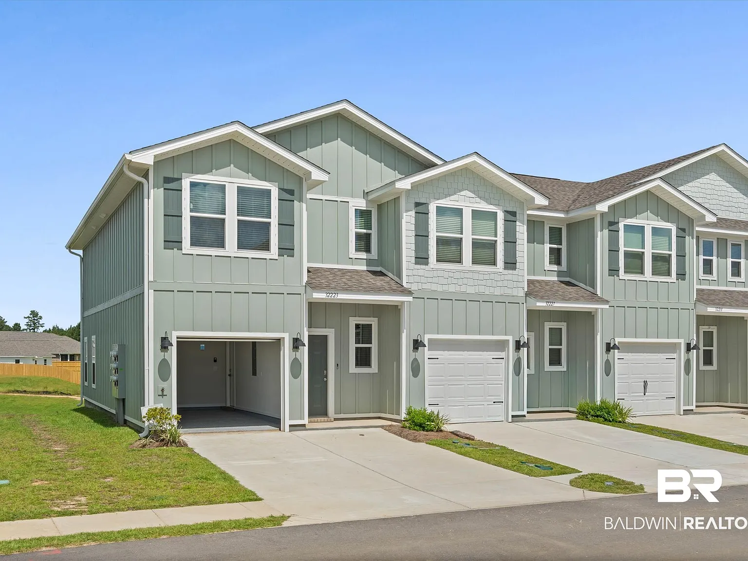 3 bed, 2.5 bath, 1437 sqft, $1,850 — Photo 1