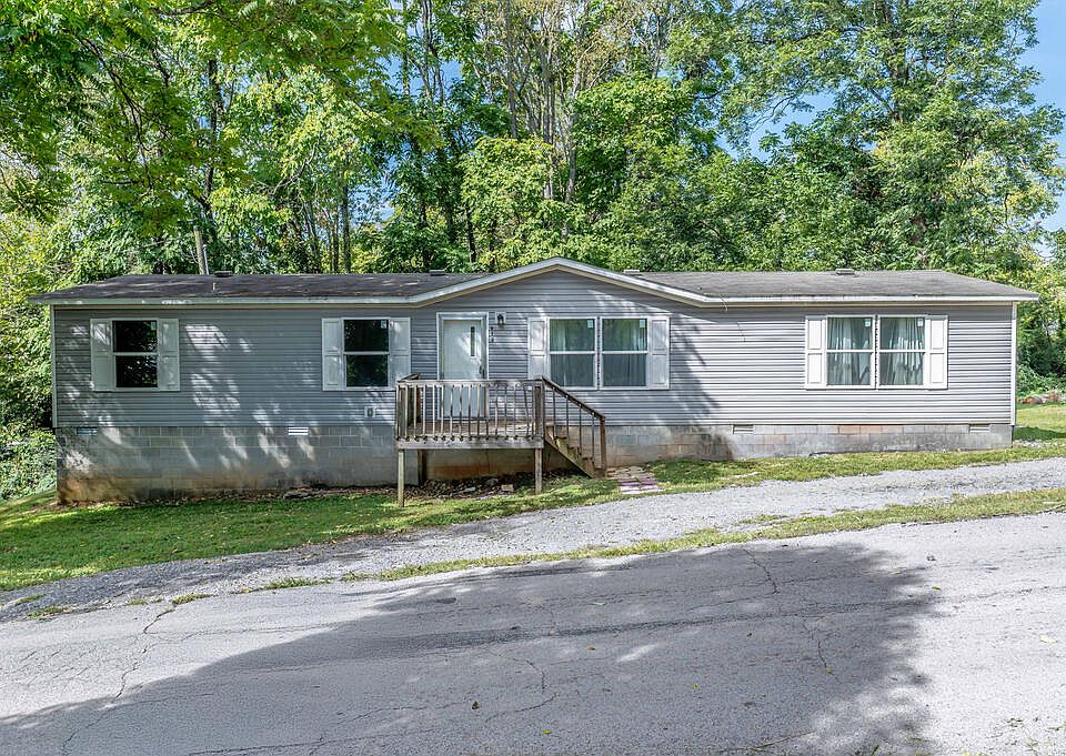 1st image of 913 Doak St