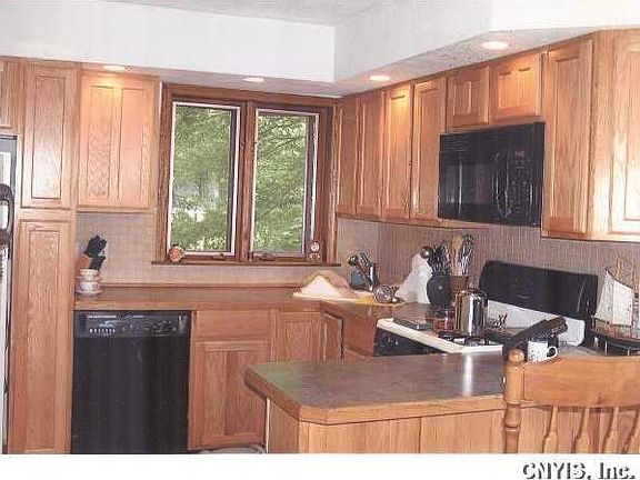 3rd image of 21528 Nindl Ln