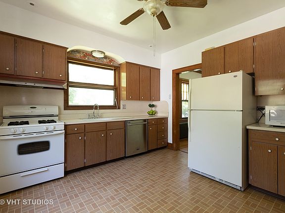 4th image of 914 W Pacific Ave