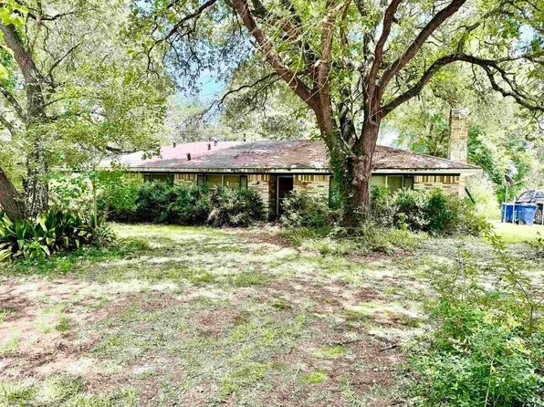 412 Rainey Ave, Groveton, TX 75845