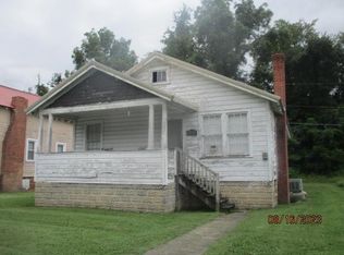 1008 E 1st St, Richlands, VA 24641