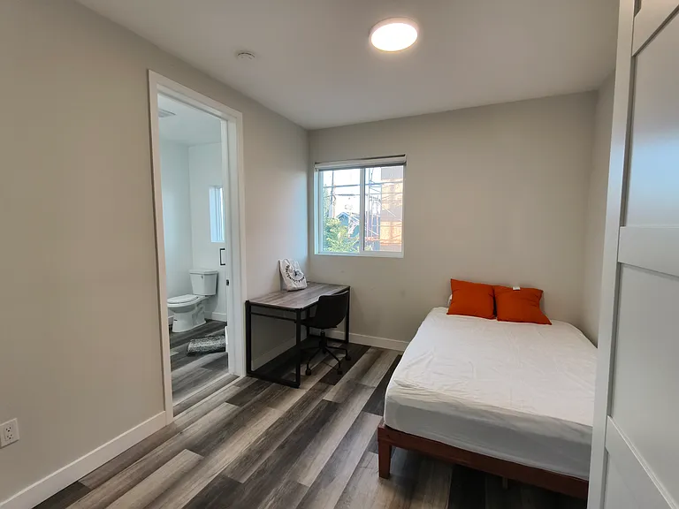 1280 W 37th Pl #B2B3 — Photo 25