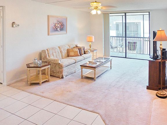 Home For Sale In PALM COLONY CLUB