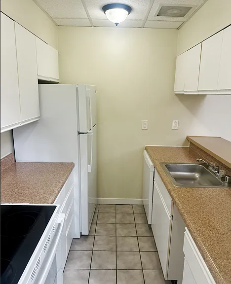 Monument Place Apartments — Photo 18