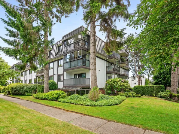 1101 Hilda St #306, Victoria, BC V8V 4T2