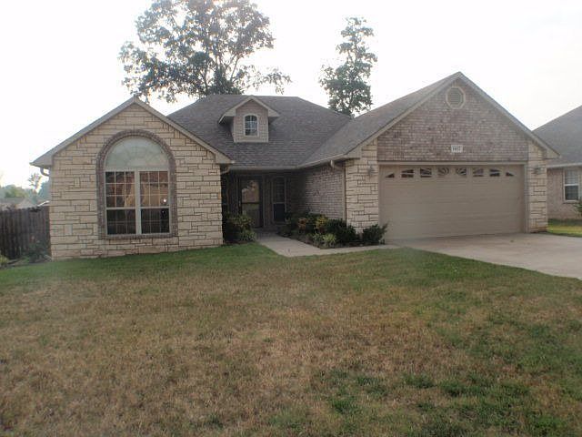 1st image of 1807 Twin Oaks Dr