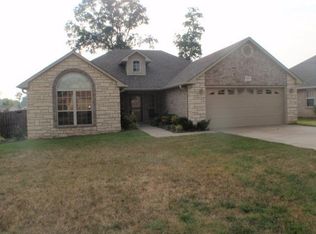 1807 Twin Oaks Dr, Van Buren, AR 72956